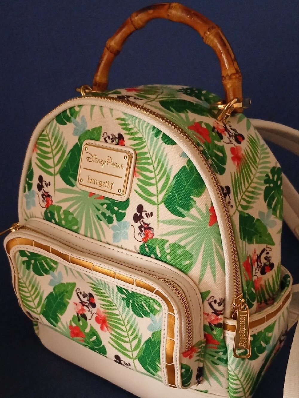 Loungefly White & Green Mickey Tropical Leaf Mini Backpack Like New - Picture 2 of 8